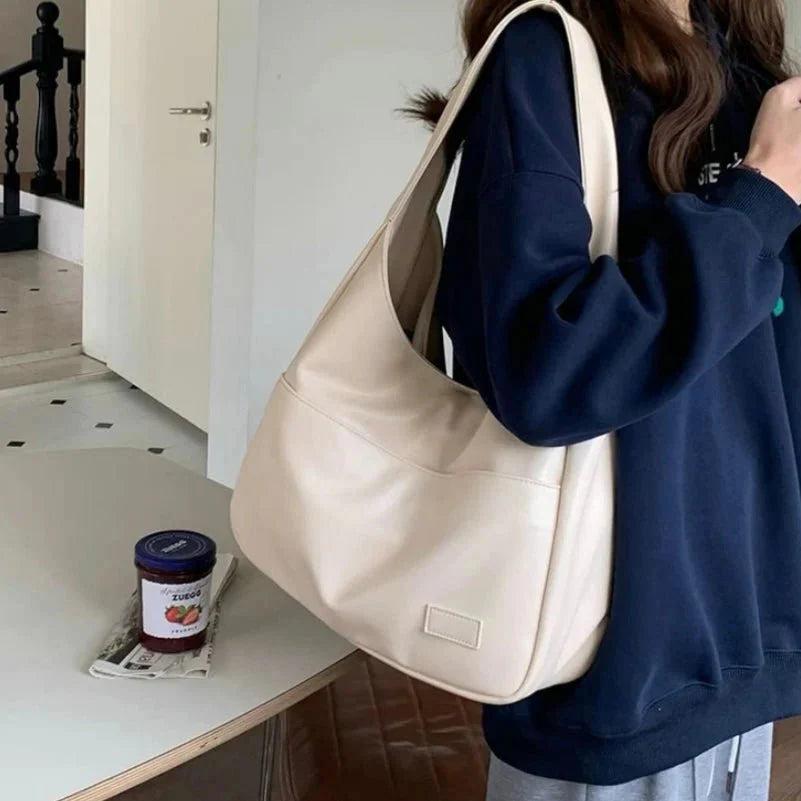 Erin | Akari Hobo Bag