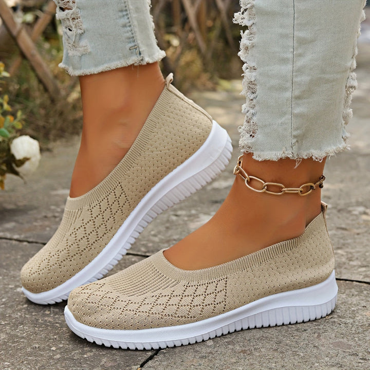 Nadia | Knit Upper Closed Toe Shoes